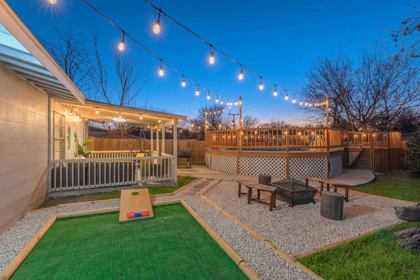 Game Room, Pool & Fire Pit At The Medical Center San Antonio Exteriör bild