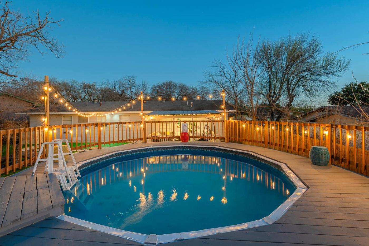 Game Room, Pool & Fire Pit At The Medical Center San Antonio Exteriör bild