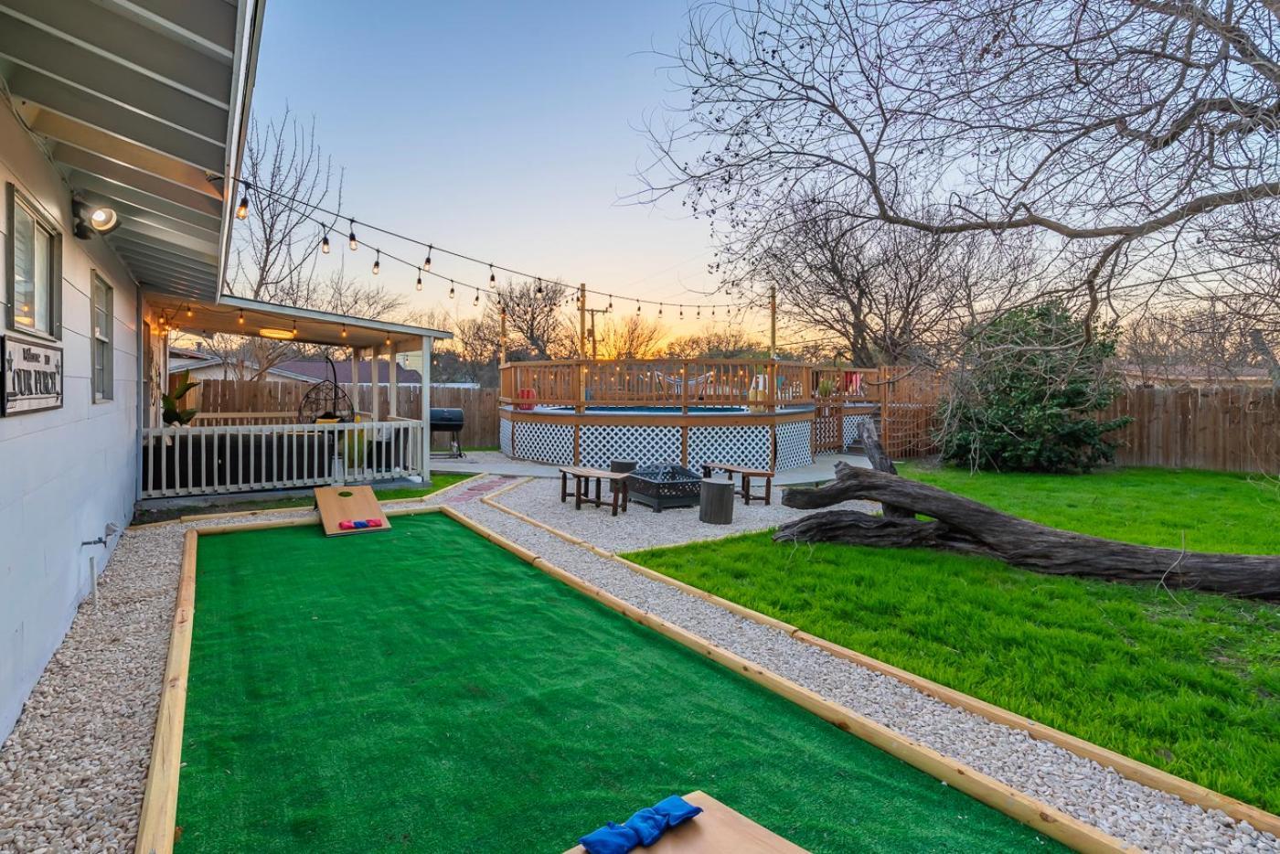 Game Room, Pool & Fire Pit At The Medical Center San Antonio Exteriör bild