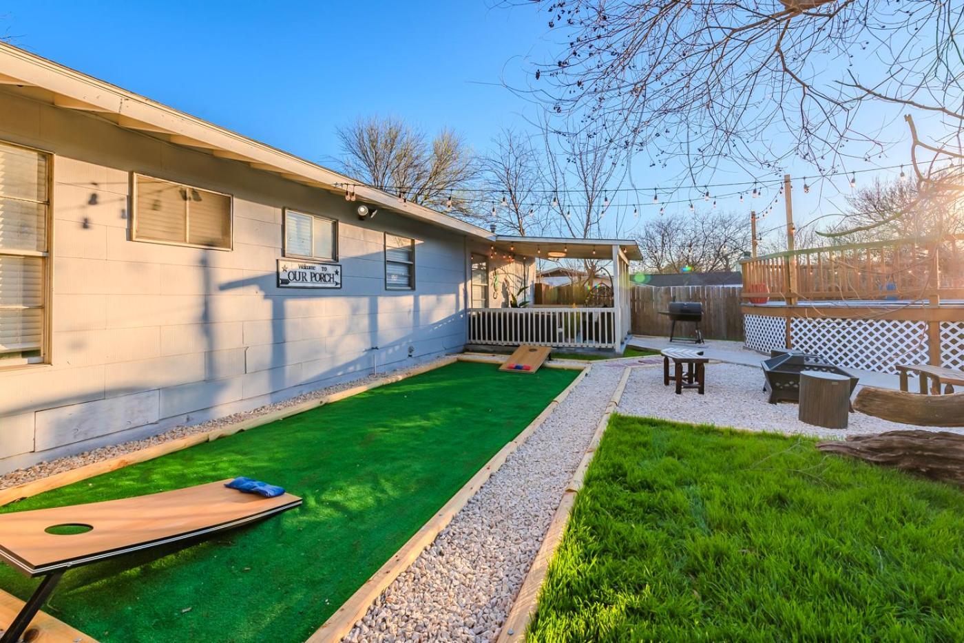 Game Room, Pool & Fire Pit At The Medical Center San Antonio Exteriör bild