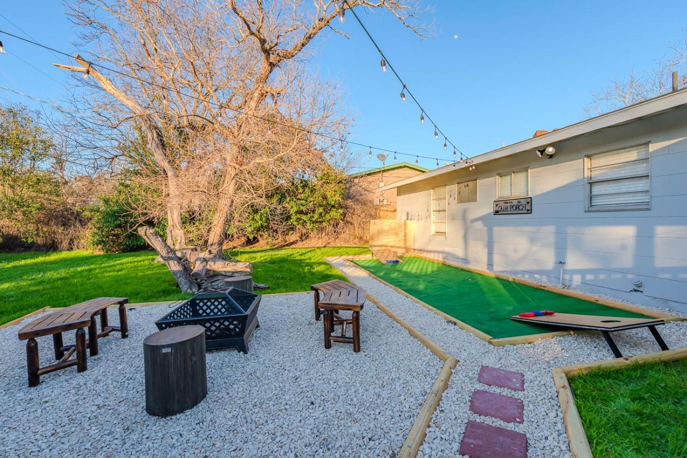 Game Room, Pool & Fire Pit At The Medical Center San Antonio Exteriör bild